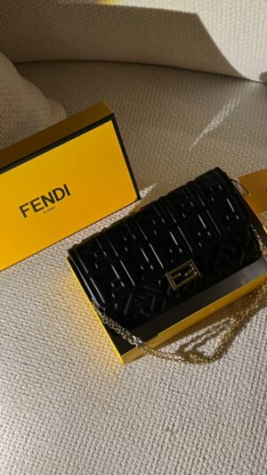 حقيبة Fendi Baguette