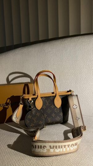 IMG_8611.JPG حقيبة Neverfull BB